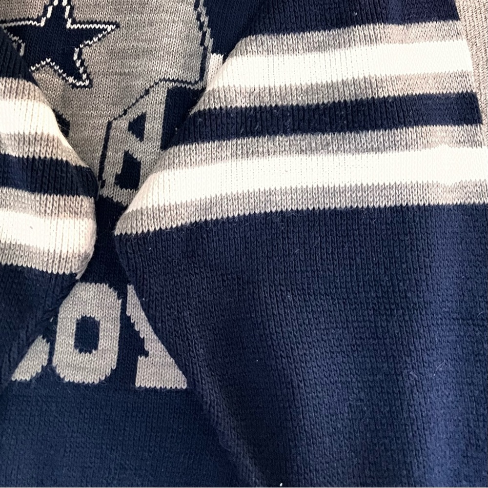NFL Dallas Cowboys Sweater - Picture 4 of 7
